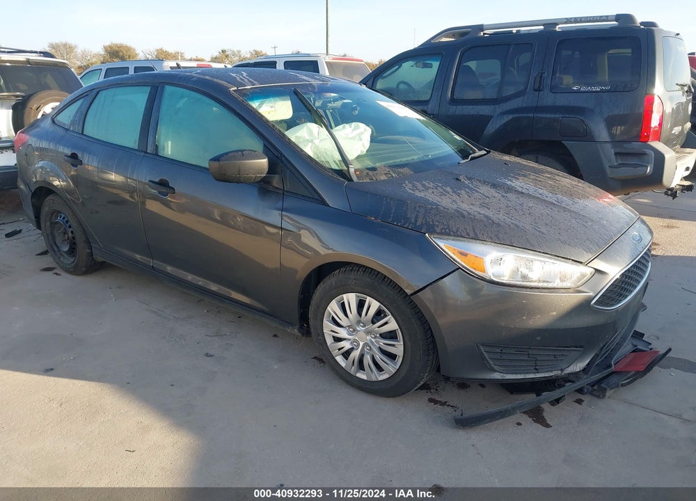 2018 FORD FOCUS S VIN: 1FADP3E22JL302999
