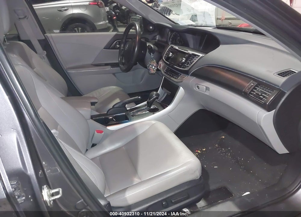 2013 HONDA ACCORD EX-L V-6 VIN: 1HGCR3F83DA009679