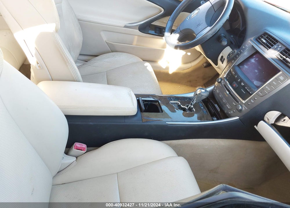 2010 LEXUS IS 350C VIN: JTHFE2C26A2502908