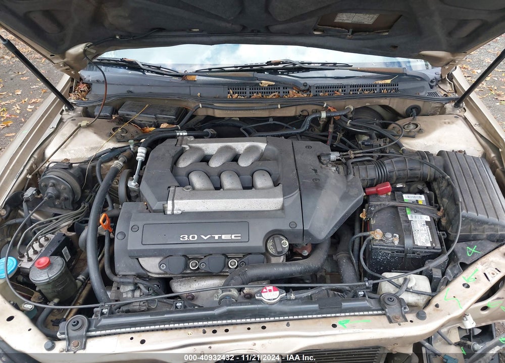 2001 HONDA ACCORD 3.0 EX VIN: 1HGCG165X1A056400