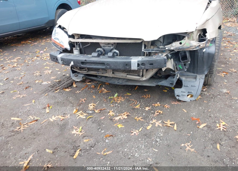 2001 HONDA ACCORD 3.0 EX VIN: 1HGCG165X1A056400