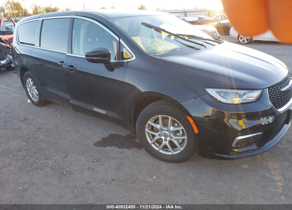 2024 CHRYSLER PACIFICA TOURING L VIN: 2C4RC1BG1RR151057
