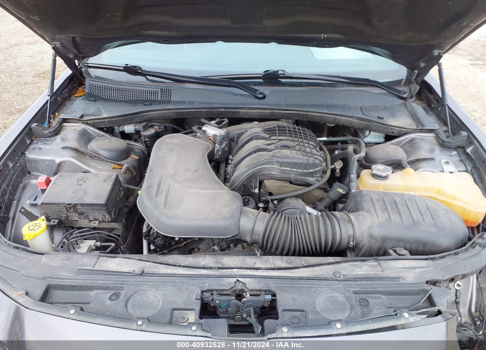 2019 CHRYSLER 300 300S VIN: 2C3CCABG1KH582794