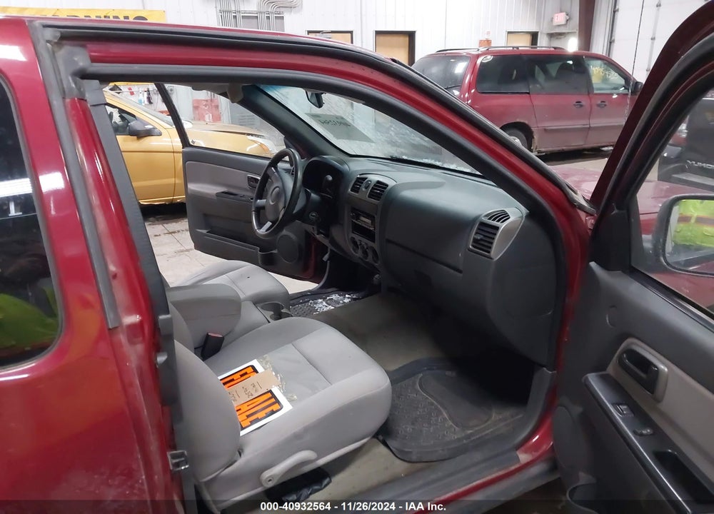 2004 CHEVROLET COLORADO VIN: 1GCCS196148135984