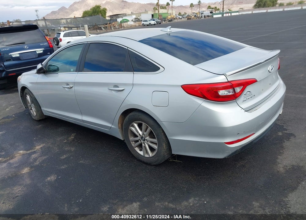 2015 HYUNDAI SONATA SE VIN: 5NPE24AF8FH001130