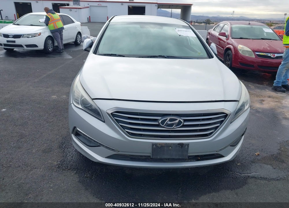 2015 HYUNDAI SONATA SE VIN: 5NPE24AF8FH001130