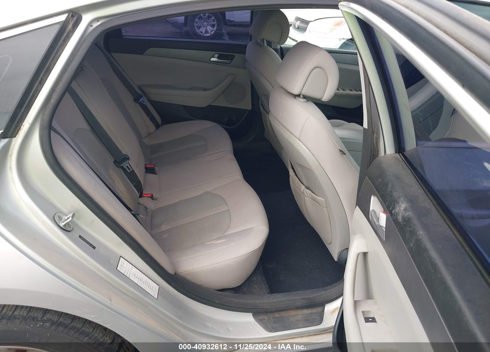 2015 HYUNDAI SONATA SE VIN: 5NPE24AF8FH001130
