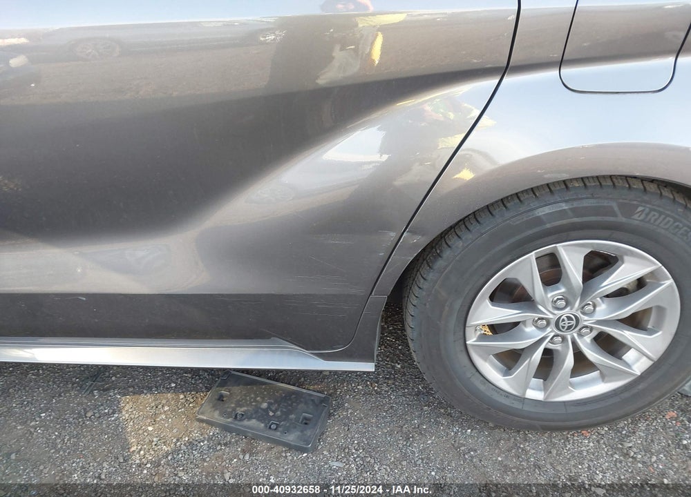 2022 TOYOTA SIENNA XLE VIN: 5TDYSKFC2NS059016