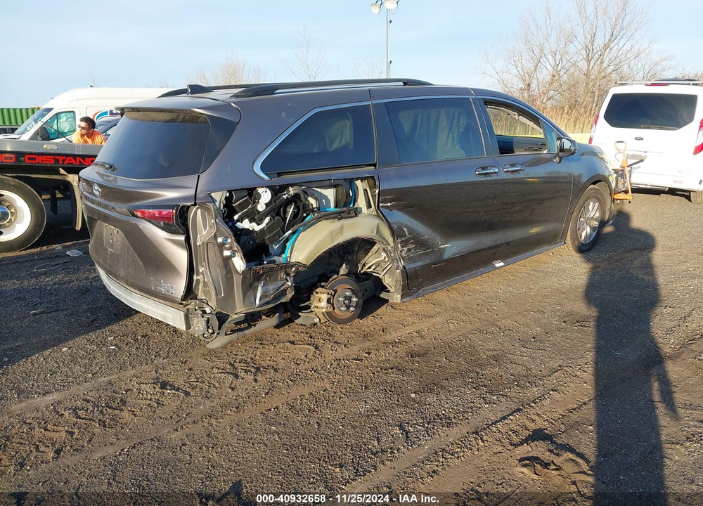 2022 TOYOTA SIENNA XLE VIN: 5TDYSKFC2NS059016