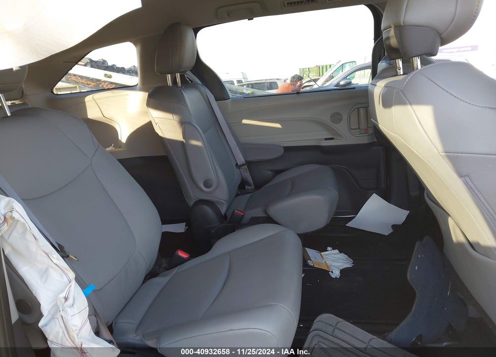 2022 TOYOTA SIENNA XLE VIN: 5TDYSKFC2NS059016