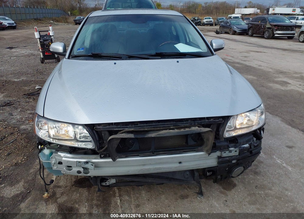 2007 VOLVO S60 2.5T VIN: YV1RS592672607239