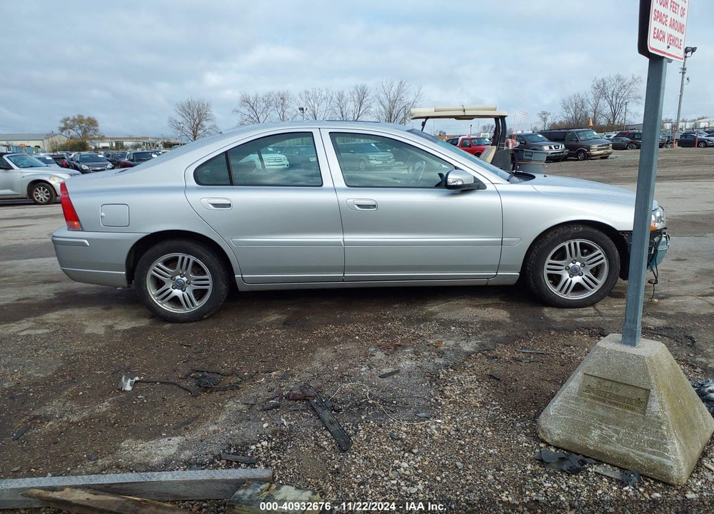 2007 VOLVO S60 2.5T VIN: YV1RS592672607239