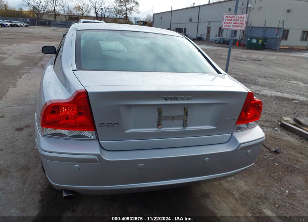 2007 VOLVO S60 2.5T VIN: YV1RS592672607239