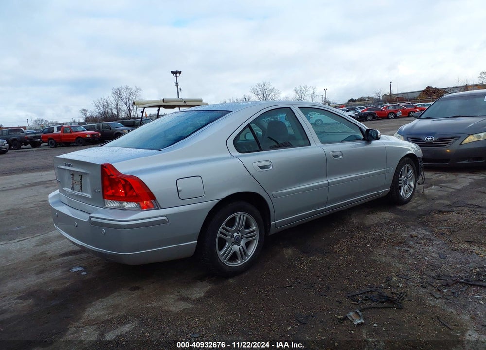 2007 VOLVO S60 2.5T VIN: YV1RS592672607239