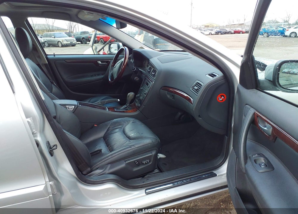 2007 VOLVO S60 2.5T VIN: YV1RS592672607239