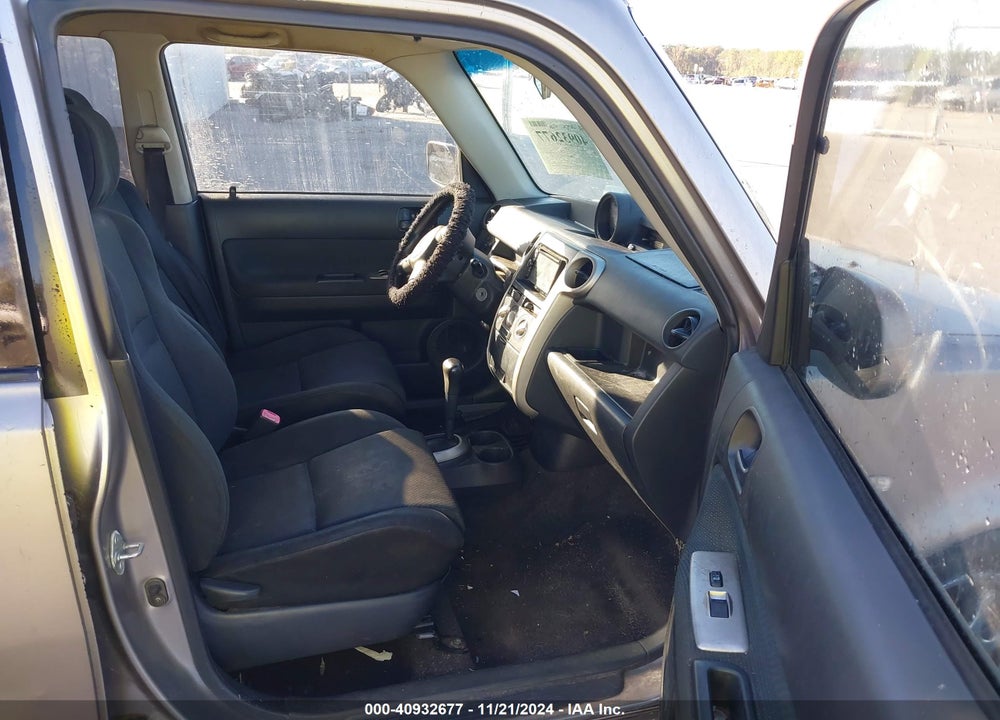 2006 SCION XB VIN: JTLKT324864068280