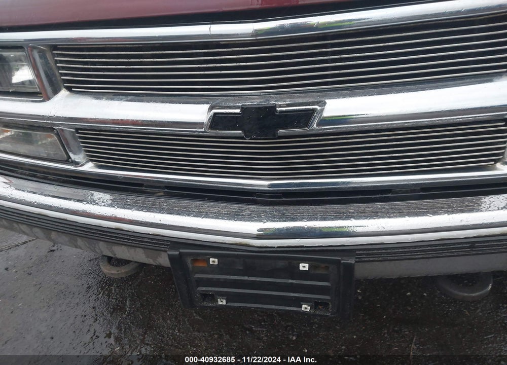 1998 CHEVROLET TAHOE LS VIN: 1GNEK13R1WJ316808