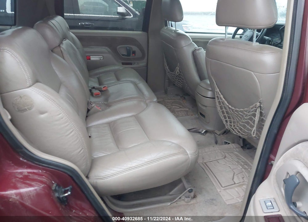 1998 CHEVROLET TAHOE LS VIN: 1GNEK13R1WJ316808