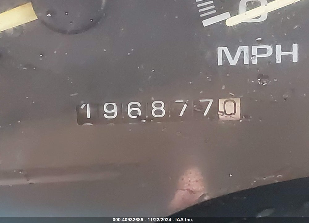 1998 CHEVROLET TAHOE LS VIN: 1GNEK13R1WJ316808