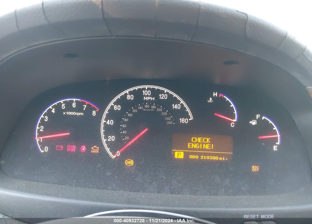 2006 HYUNDAI AZERA LIMITED/SE VIN: KMHFC46F16A109232