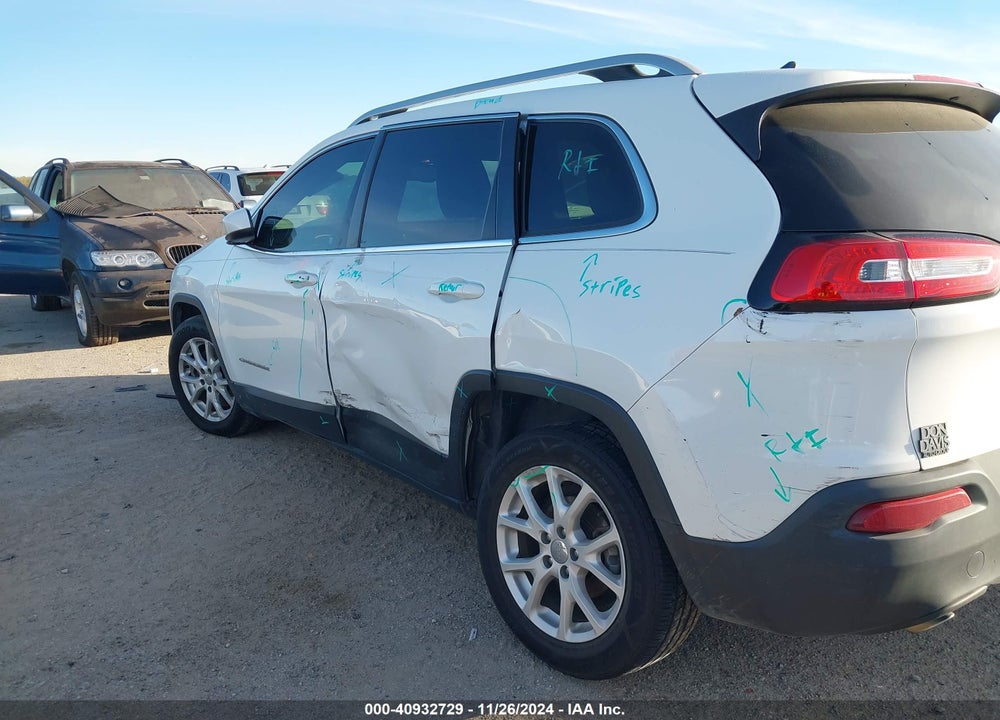 2015 JEEP CHEROKEE LATITUDE VIN: 1C4PJLCB5FW781730