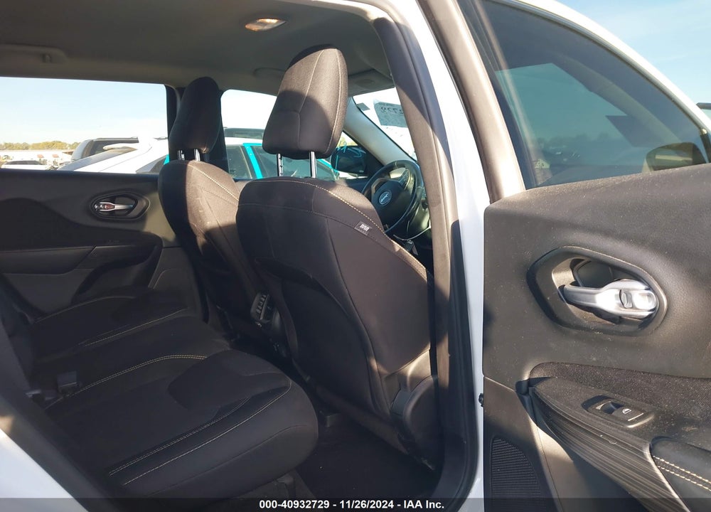 2015 JEEP CHEROKEE LATITUDE VIN: 1C4PJLCB5FW781730