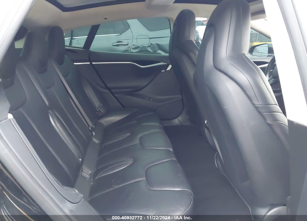 2015 TESLA MODEL S VIN: 5YJSA1E24FF118293