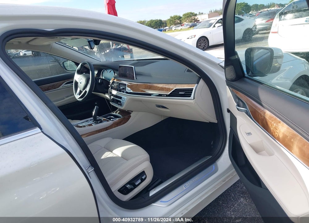 2019 BMW 740E VIN: WBA7J2C51KB440411