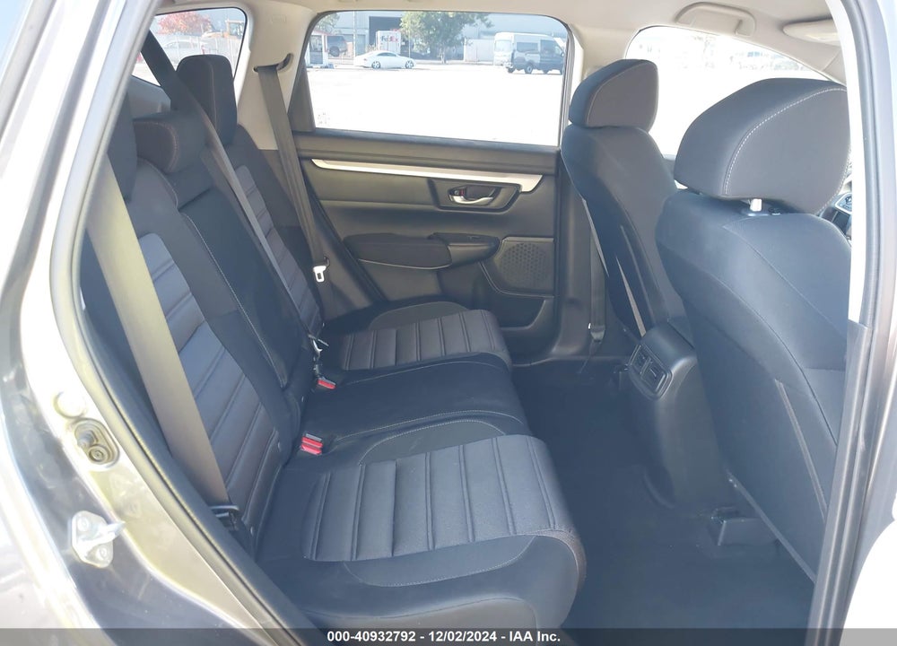 2018 HONDA CR-V LX VIN: 2HKRW5H33JH405937
