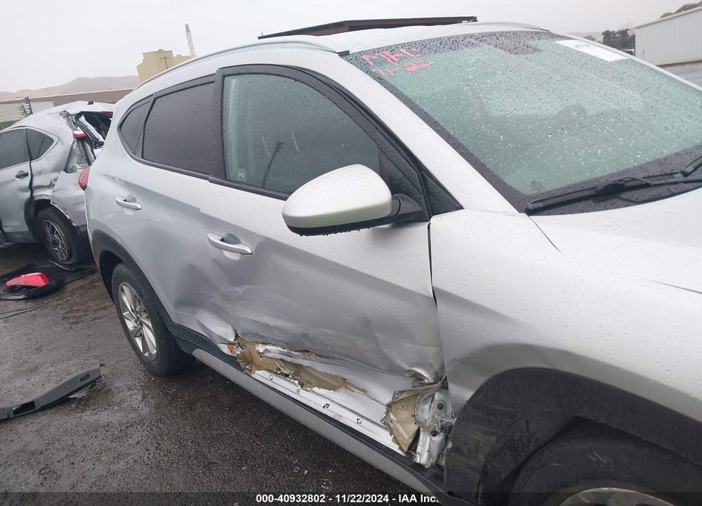 2018 HYUNDAI TUCSON SEL VIN: KM8J3CA47JU644261