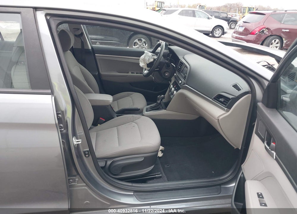 2019 HYUNDAI ELANTRA VIN: KMHD74LF8KU818815