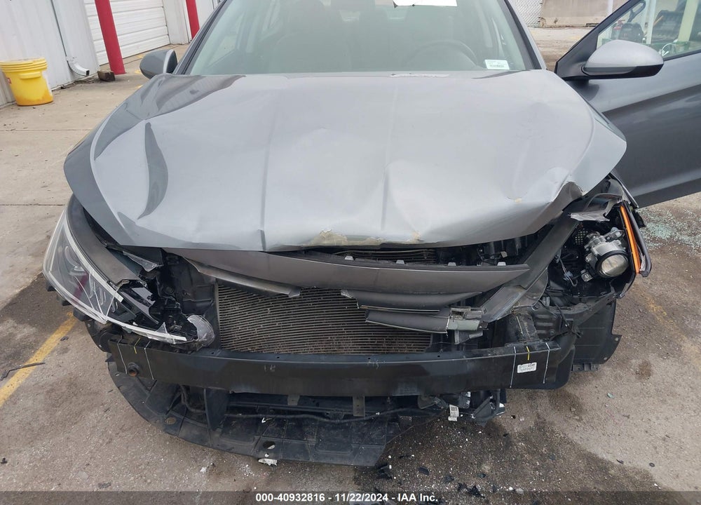 2019 HYUNDAI ELANTRA VIN: KMHD74LF8KU818815