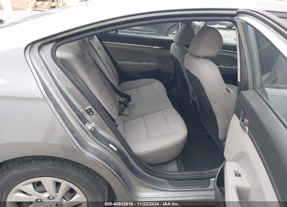 2019 HYUNDAI ELANTRA VIN: KMHD74LF8KU818815