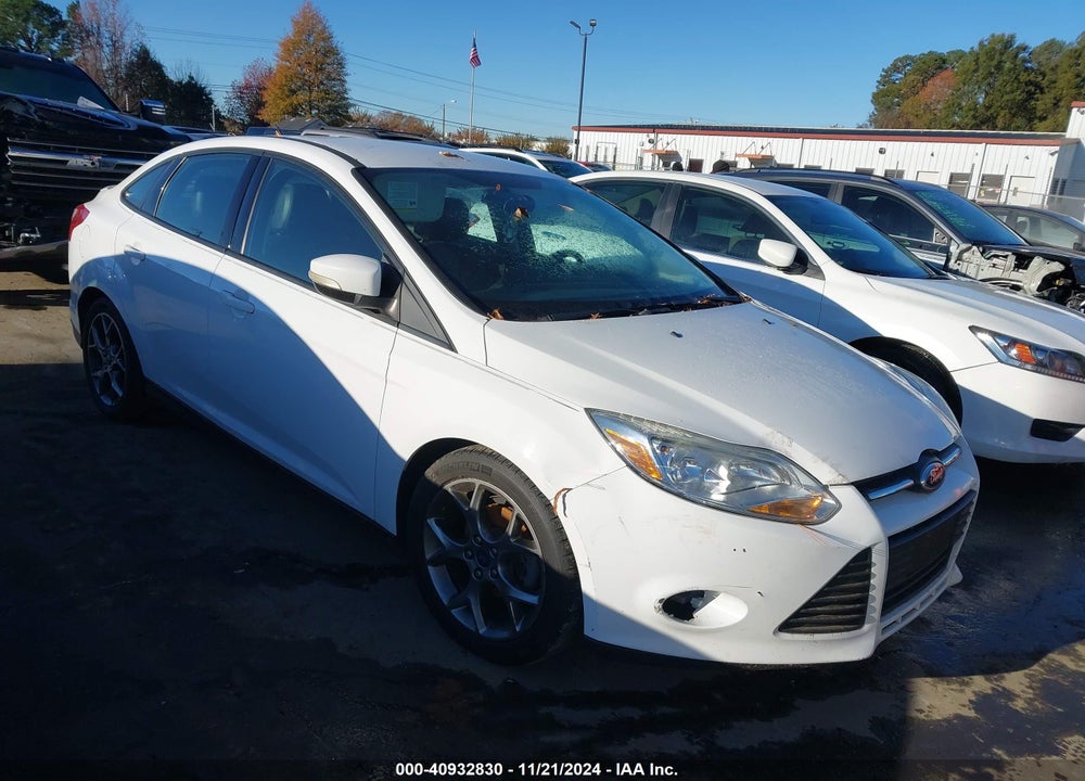 2014 FORD FOCUS SE VIN: 1FADP3F29EL235435