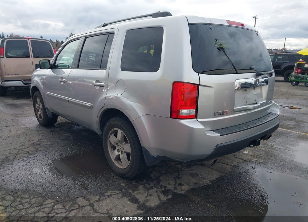 2011 HONDA PILOT EX-L VIN: 5FNYF4H64BB054519