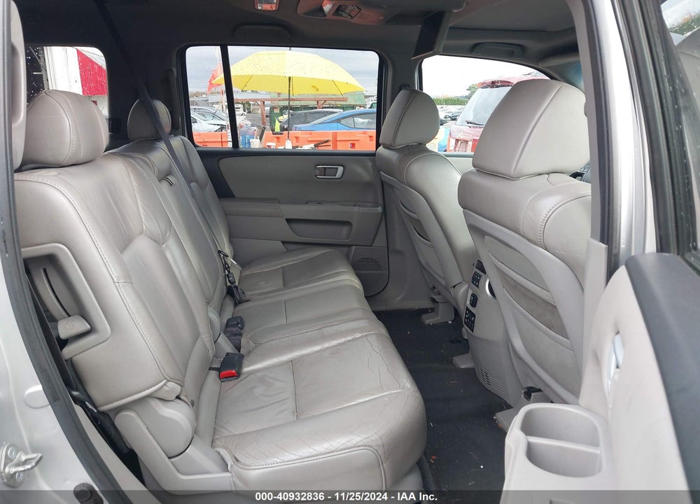 2011 HONDA PILOT EX-L VIN: 5FNYF4H64BB054519