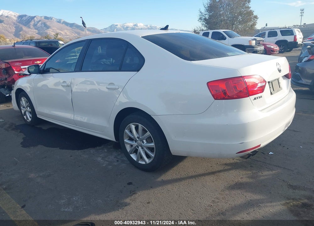 2011 VOLKSWAGEN JETTA 2.5L SE VIN: 3VWDZ7AJ2BM315340