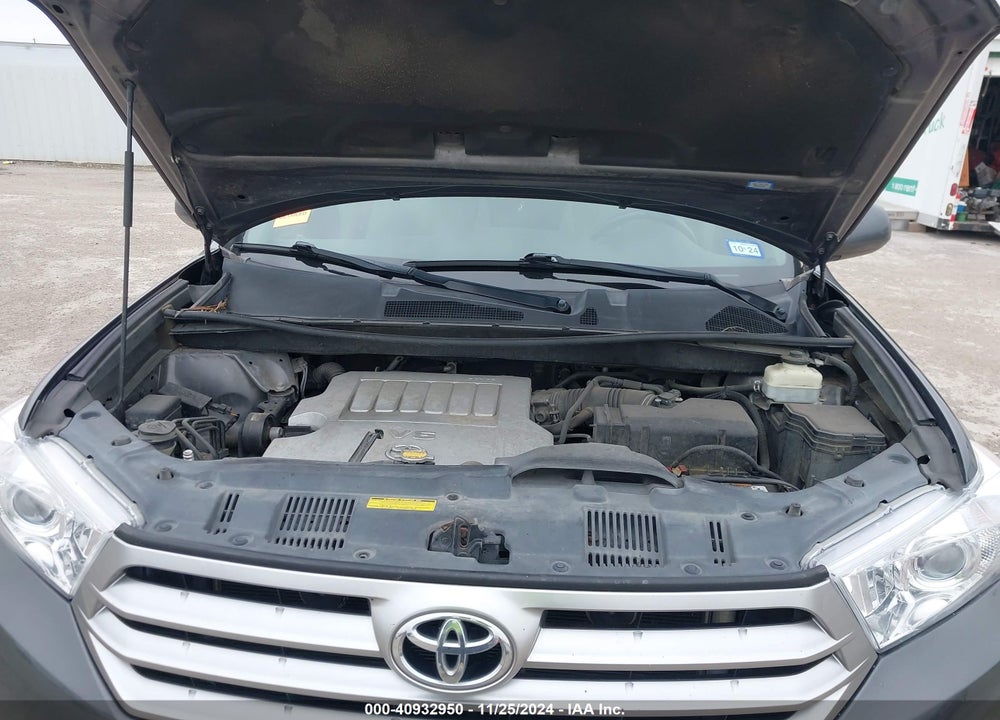 2011 TOYOTA HIGHLANDER SE VIN: 5TDZK3EHXBS034898