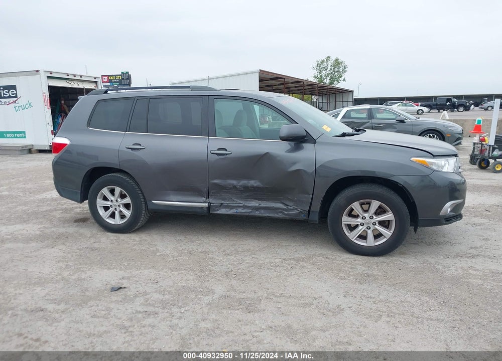 2011 TOYOTA HIGHLANDER SE VIN: 5TDZK3EHXBS034898