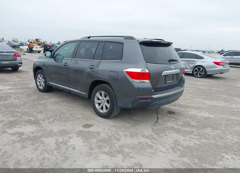 2011 TOYOTA HIGHLANDER SE VIN: 5TDZK3EHXBS034898