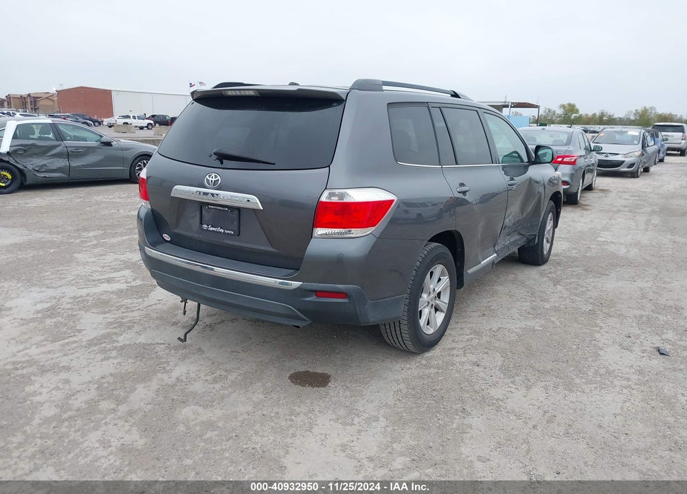 2011 TOYOTA HIGHLANDER SE VIN: 5TDZK3EHXBS034898