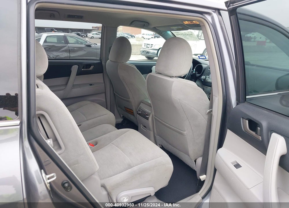 2011 TOYOTA HIGHLANDER SE VIN: 5TDZK3EHXBS034898