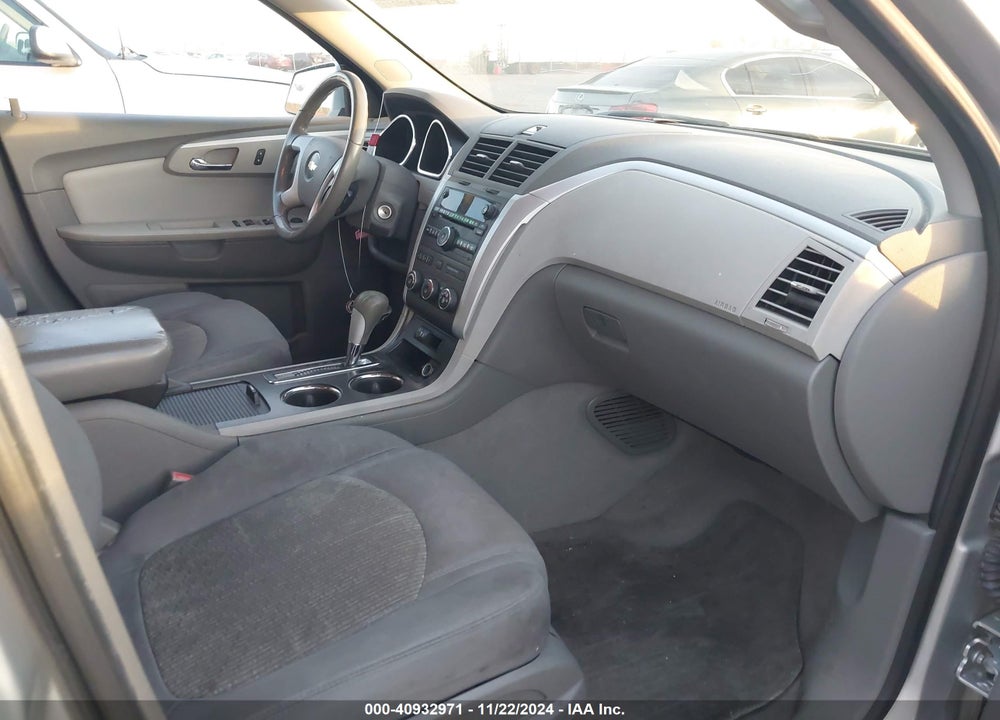 2012 CHEVROLET TRAVERSE 1LT VIN: 1GNKVGED8CJ121217
