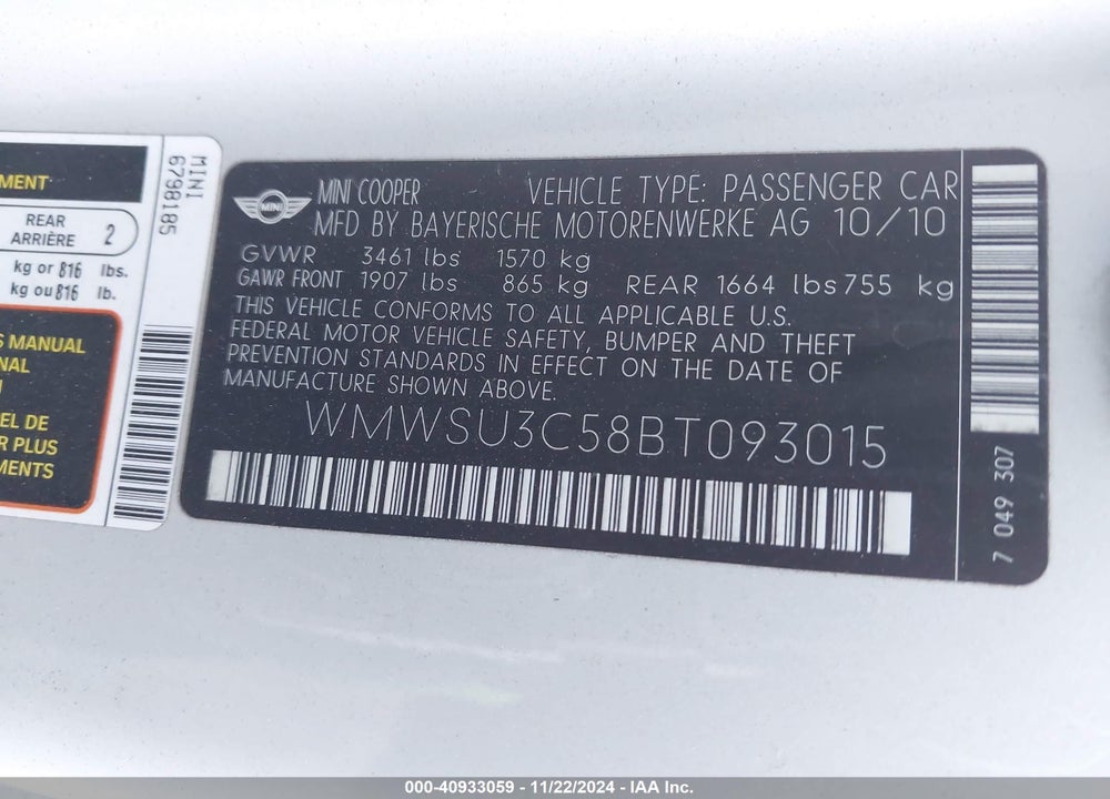 2011 MINI COOPER VIN: WMWSU3C58BT093015