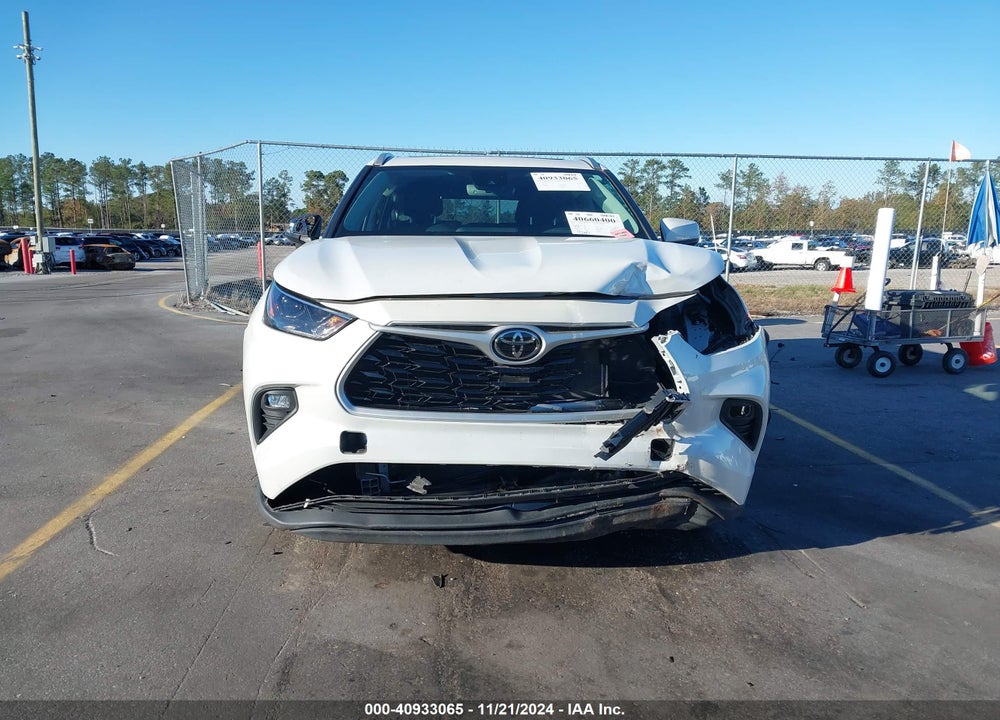 2022 TOYOTA HIGHLANDER XLE VIN: 5TDGZRAH3NS124751