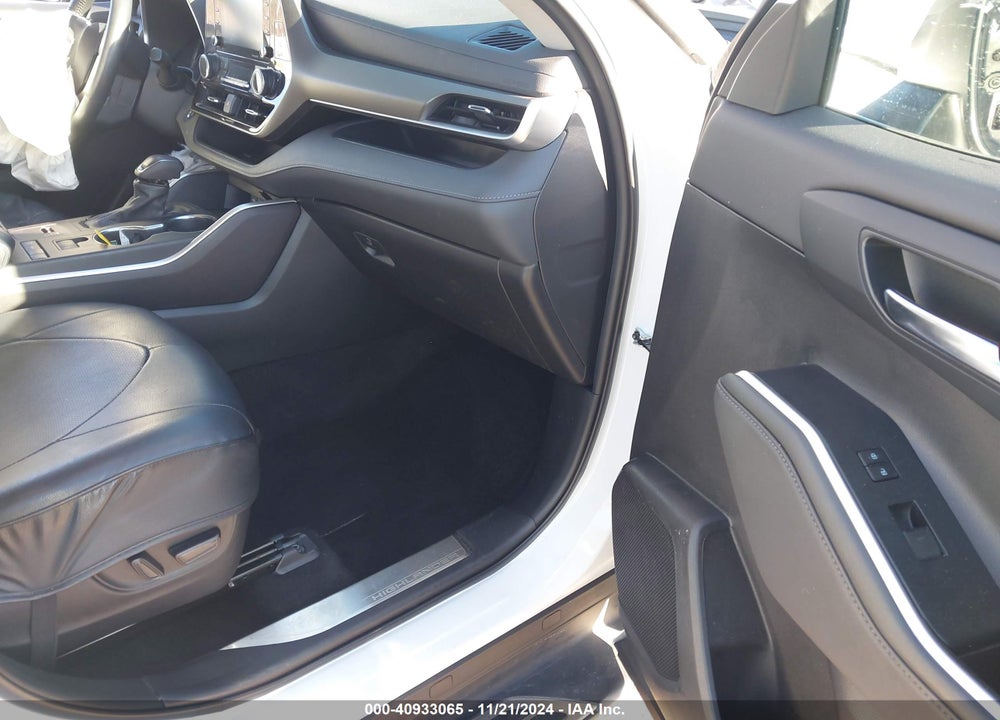 2022 TOYOTA HIGHLANDER XLE VIN: 5TDGZRAH3NS124751