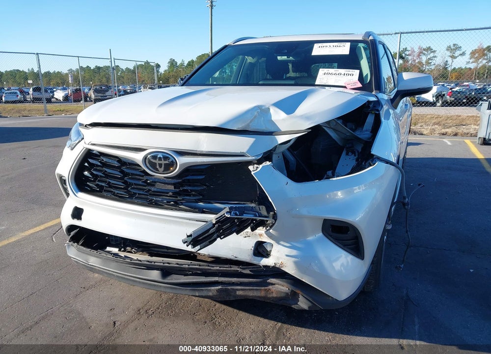 2022 TOYOTA HIGHLANDER XLE VIN: 5TDGZRAH3NS124751