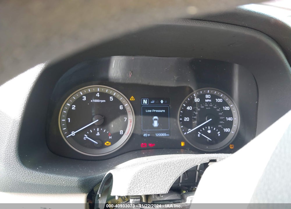 2017 HYUNDAI TUCSON SE VIN: KM8J33A45HU444327