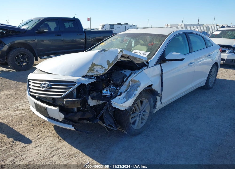 2015 HYUNDAI SONATA VIN: 5NPE24AF9FH181170