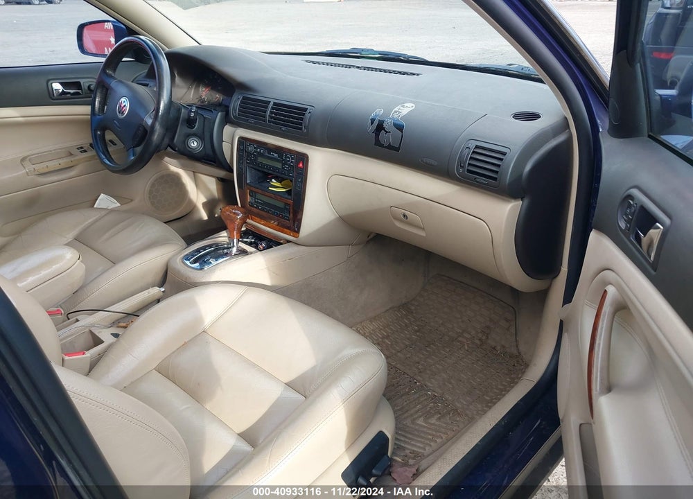 2001 VOLKSWAGEN PASSAT GLX VIN: WVWLH63B71E032311